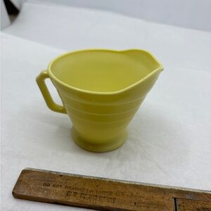Vintage 1940s HAZEL ATLAS Moderntone Platonite Pastel Yellow Creamer MCM